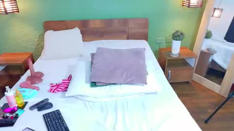 Danna online show from 11/12/25, 06:19