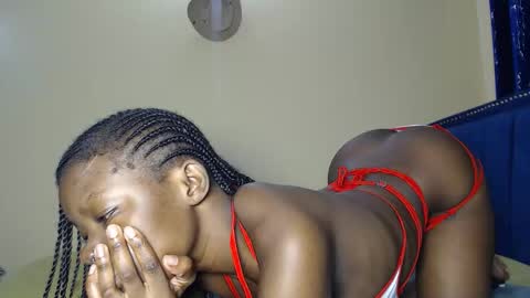 Snapshot of curvyjoan chatting on 10/17/25, 10:29 curvyjoan online show from 10/17/25, 10:29