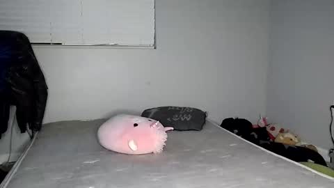 Snapshot of curvylucifinaxxx chatting on 12/20/24, 04:42 Lucifina ganja kittens online show from 12/20/24, 04:42