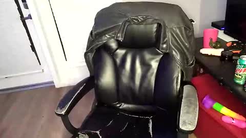 Snapshot of curvylucifinaxxx chatting on 02/21/25, 07:34 Lucifina ganja kittens online show from 02/21/25, 07:34