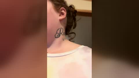 dahlia -kim online show from 12/19/25, 01:45