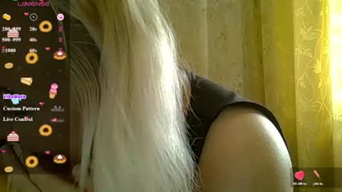 Snapshot of curvywild_lady30 chatting on 06/20/26, 11:02 Curvy online show from 06/20/26, 11:02