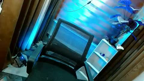 BBY CURLYHANNA online show from 05/18/26, 12:55