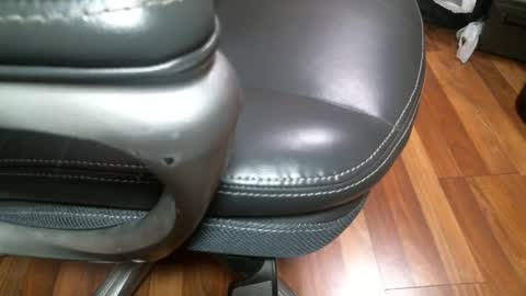 Snapshot of cutandwaxed2 chatting on 02/24/26, 01:31 BI SMOOTH MATURE SUB online show from 02/24/26, 01:31