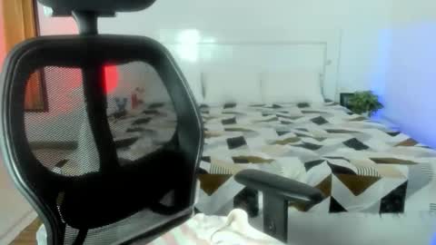 Snapshot of cute_alishaa chatting on 03/18/26, 06:00 Alisha online show from 03/18/26, 06:00