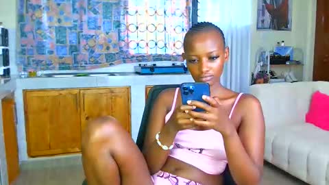 Snapshot of cute_annah chatting on 05/27/26, 06:43 cute annah online show from 05/27/26, 06:43