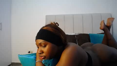 Liya online show from 10/16/25, 10:05