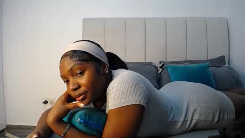 Liya online show from 10/28/25, 02:15