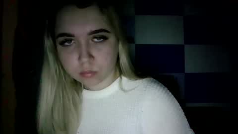 Snapshot of cute_beauty05 chatting on 10/23/25, 09:35 cute_beauty05 online show from 10/23/25, 09:35