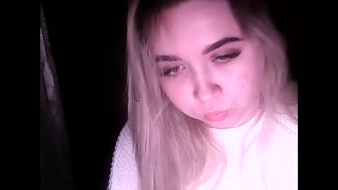 Snapshot of cute_beauty05 chatting on 10/24/25, 04:14 cute_beauty05 online show from 10/24/25, 04:14