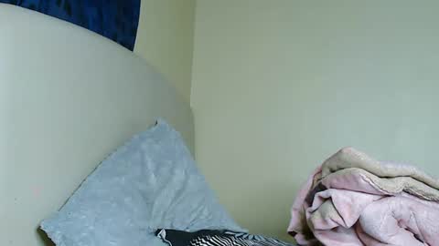 V EE online show from 02/07/25, 02:15