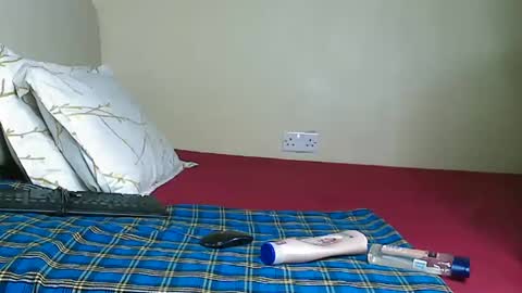 V EE online show from 02/11/25, 09:09