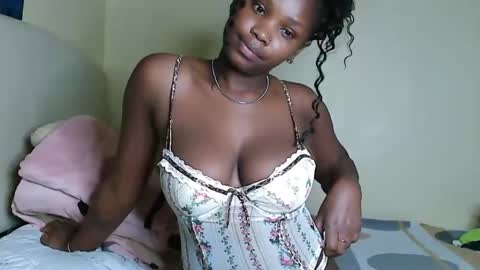 V EE online show from 03/02/25, 08:05