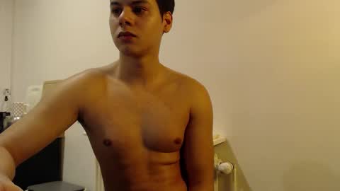 Snapshot of cute_boy859 chatting on 01/16/26, 01:09 Tomas online show from 01/16/26, 01:09