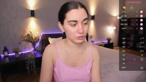 Snapshot of cute_chus chatting on 12/12/24, 10:13 Hanna online show from 12/12/24, 10:13