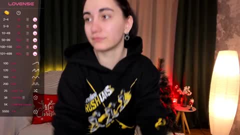 Snapshot of cute_chus chatting on 12/28/24, 05:23 Hanna online show from 12/28/24, 05:23