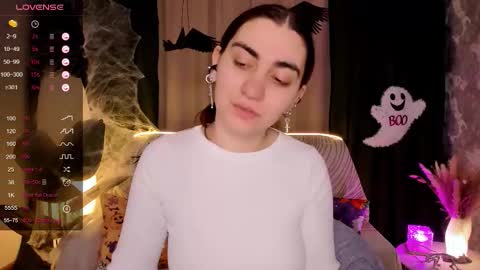 Snapshot of cute_chus chatting on 10/22/25, 02:23 Hanna online show from 10/22/25, 02:23