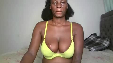 Snapshot of cute_daniellah chatting on 02/17/25, 01:15 Danillah online show from 02/17/25, 01:15