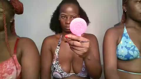 Snapshot of cute_daniellah chatting on 02/18/25, 07:09 Danillah online show from 02/18/25, 07:09