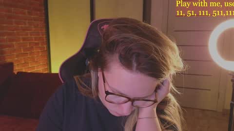 Everyday stream in the same time online show from 12/14/24, 01:28