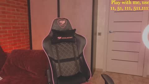 Everyday stream in the same time online show from 02/08/25, 01:32