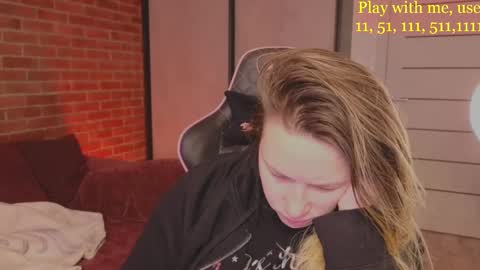 Everyday stream in the same time online show from 03/02/25, 01:26