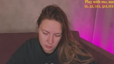 Everyday stream in the same time online show from 10/05/25, 01:26