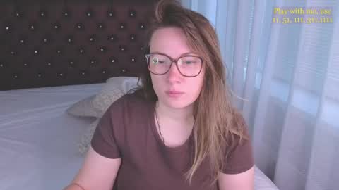 Everyday stream in the same time online show from 05/11/26, 01:22