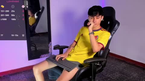 Snapshot of cute_diego_ chatting on 01/23/25, 10:22 Diego online show from 01/23/25, 10:22