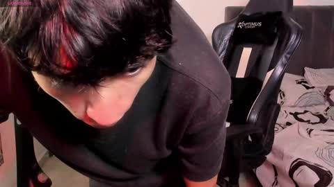 Snapshot of cute_diego_ chatting on 12/01/25, 11:10 Diego online show from 12/01/25, 11:10