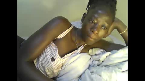 cute_doria online show from 02/17/25, 01:47