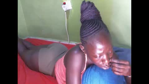 cute_doria online show from 10/16/25, 03:18