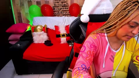    Independent Model online show from 12/24/24, 03:05