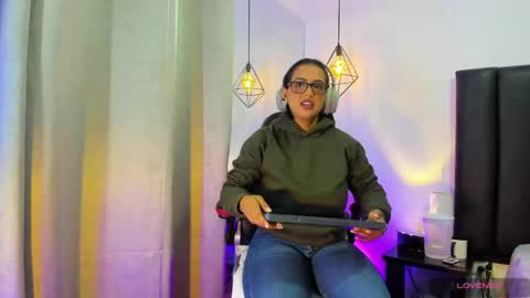    Independent Model online show from 05/25/26, 12:44