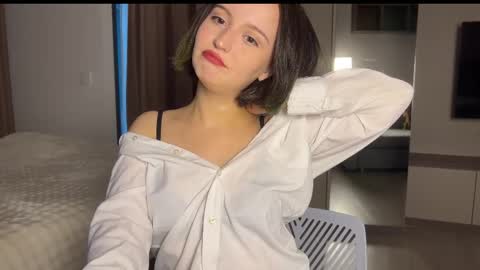 Snapshot of cute_emiliya chatting on 04/01/26, 02:56 Emily online show from 04/01/26, 02:56