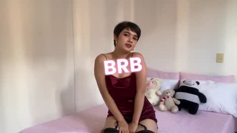 Snapshot of cute_eyess chatting on 01/15/25, 03:29 Cute online show from 01/15/25, 03:29