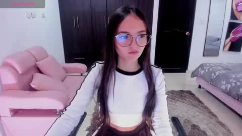 Snapshot of cute_fox_1 chatting on 09/15/25, 01:11 Bella Fox online show from 09/15/25, 01:11