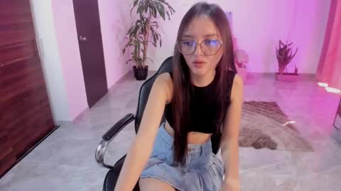 Bella Fox online show from 12/17/25, 02:34