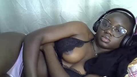 Snapshot of cute_gee chatting on 04/29/26, 03:54 daddysdoll online show from 04/29/26, 03:54