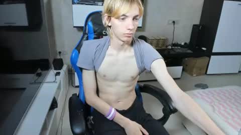 Snapshot of cute_grecha chatting on 06/11/26, 07:17 Grisha online show from 06/11/26, 07:17