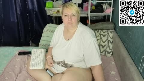 Snapshot of cute_hanna_bbw chatting on 04/03/26, 12:58 Hanna online show from 04/03/26, 12:58
