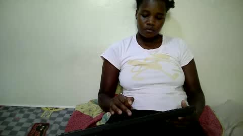 cute_heaven online show from 10/19/25, 11:11