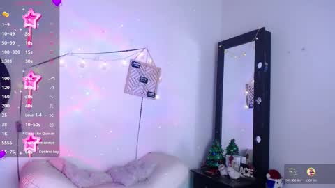 Snapshot of cute_horny12 chatting on 11/18/25, 01:55 Cute horny1 online show from 11/18/25, 01:55