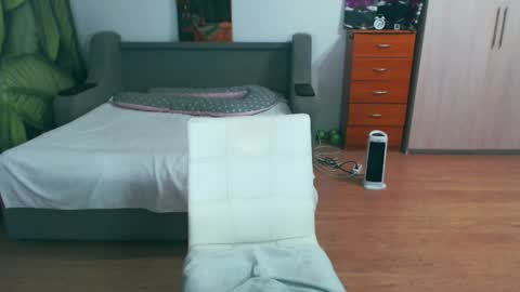 cute_jes online show from 01/10/26, 02:41