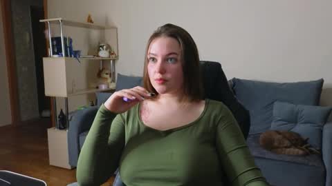 Snapshot of cute_junk chatting on 09/10/25, 04:18 Kite and Jack online show from 09/10/25, 04:18