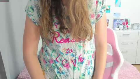 Snapshot of cute_kate0 chatting on 09/17/25, 12:51 cute_kate0 online show from 09/17/25, 12:51