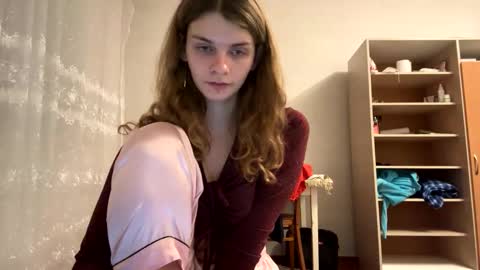 cute_kitte online show from 01/12/25, 04:00