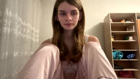 cute_kitte online show from 02/11/25, 08:10