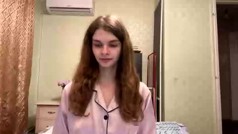 cute_kitte online show from 10/22/25, 06:40