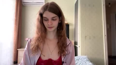 cute_kitte online show from 10/26/25, 02:23